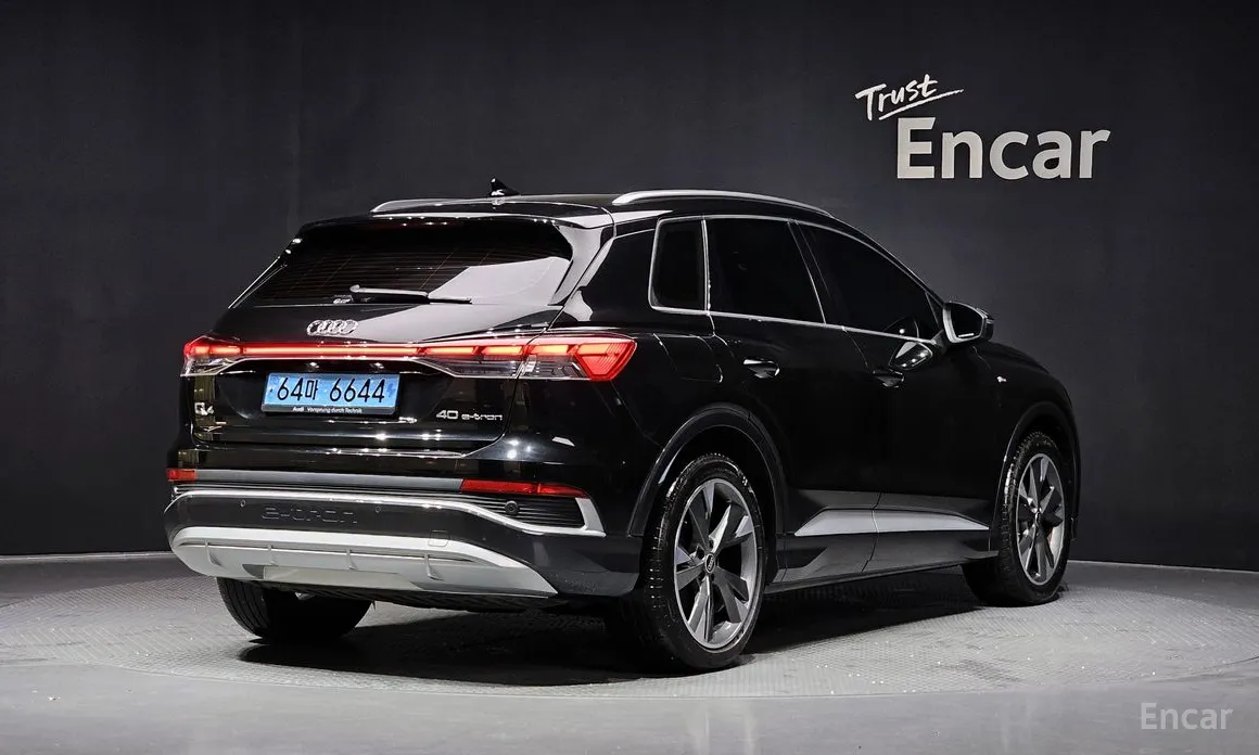 Фото 2 - Audi Q4 e-tron