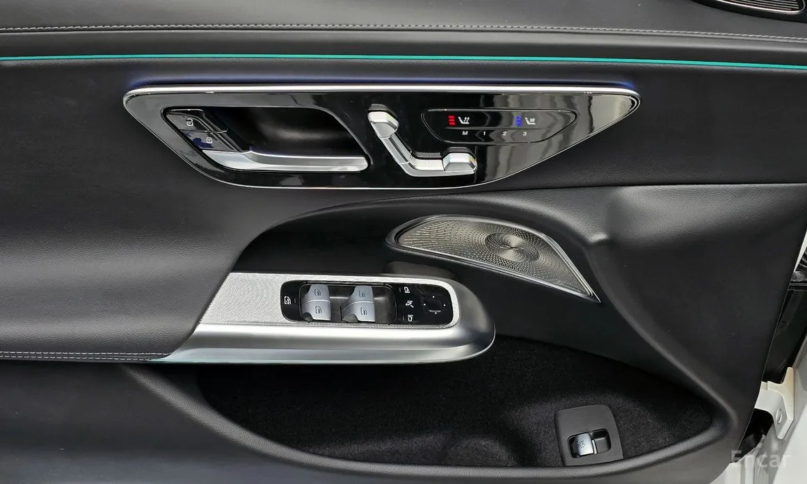 Фото 19 - Mercedes-Benz E-Class