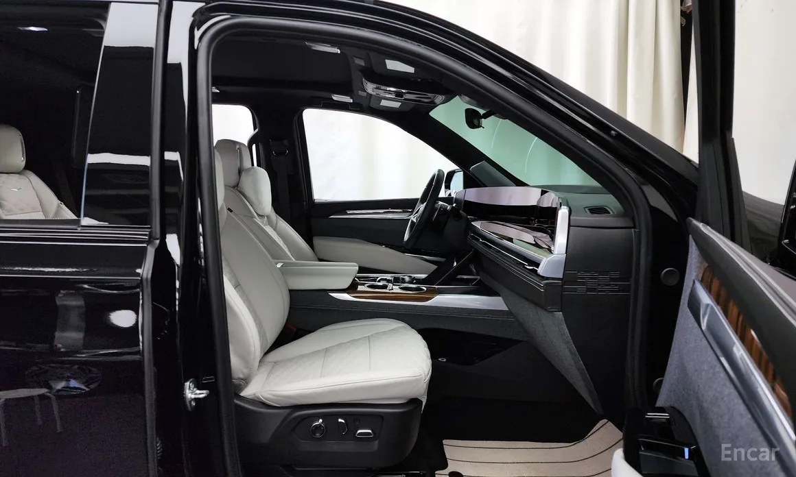 Фото 11 - Cadillac Escalade