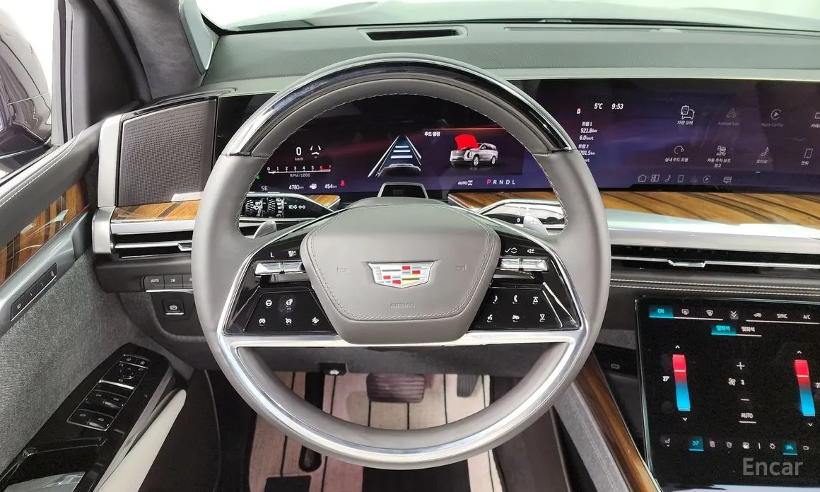 Фото 13 - Cadillac Escalade