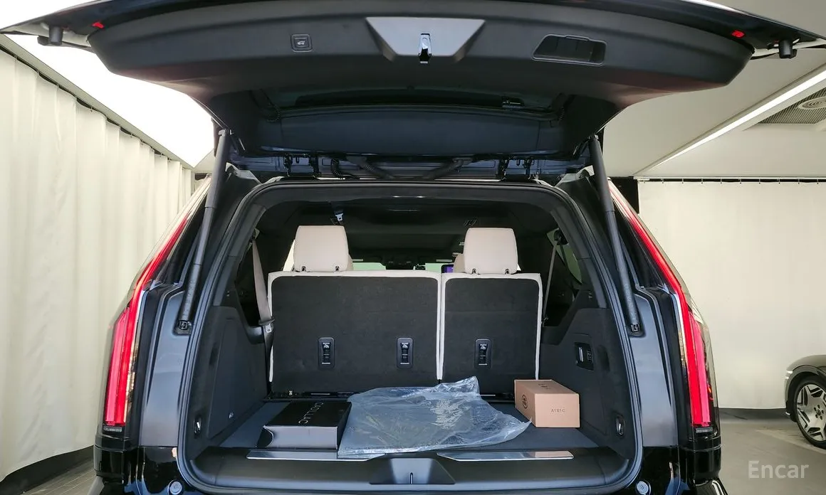 Фото 20 - Cadillac Escalade