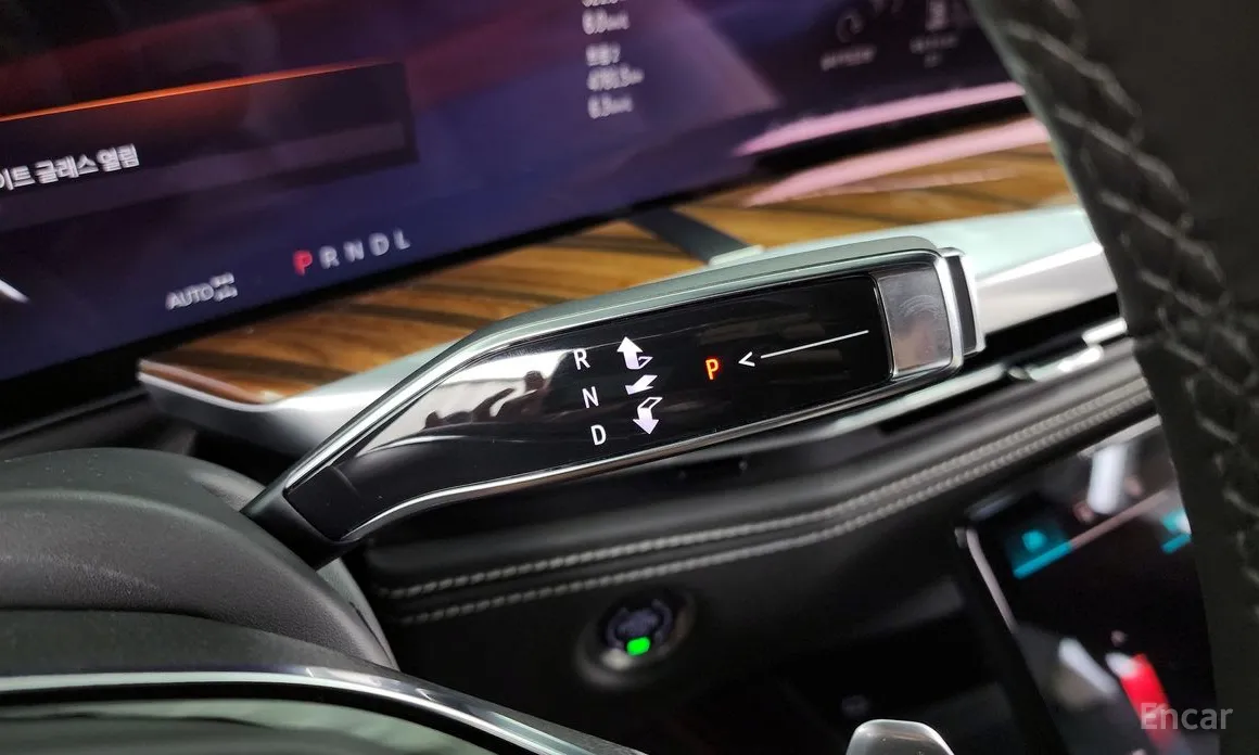 Фото 9 - Cadillac Escalade