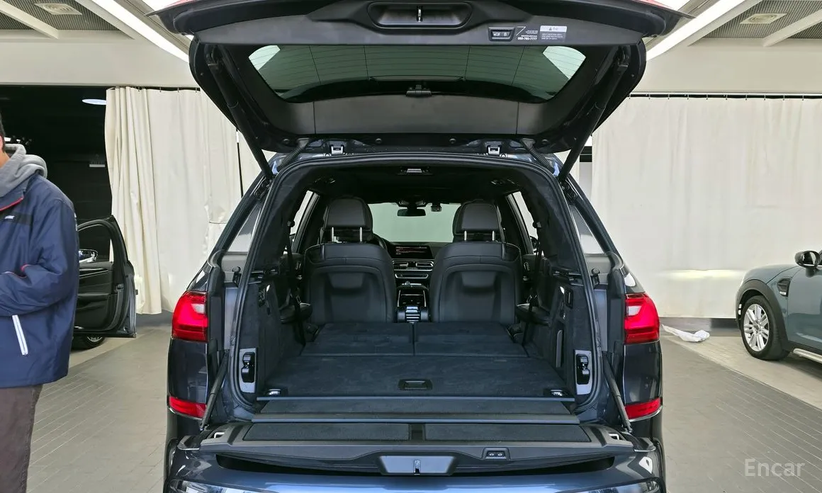Photo 20 - BMW X7
