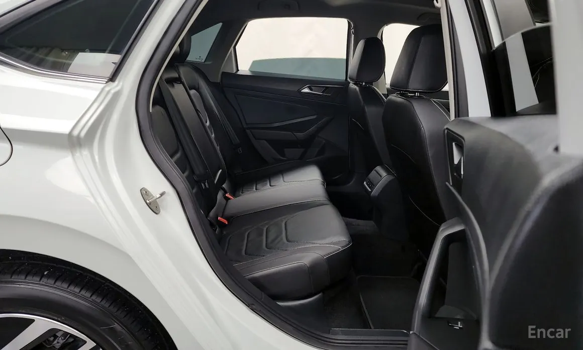 Фото 12 - Volkswagen Jetta