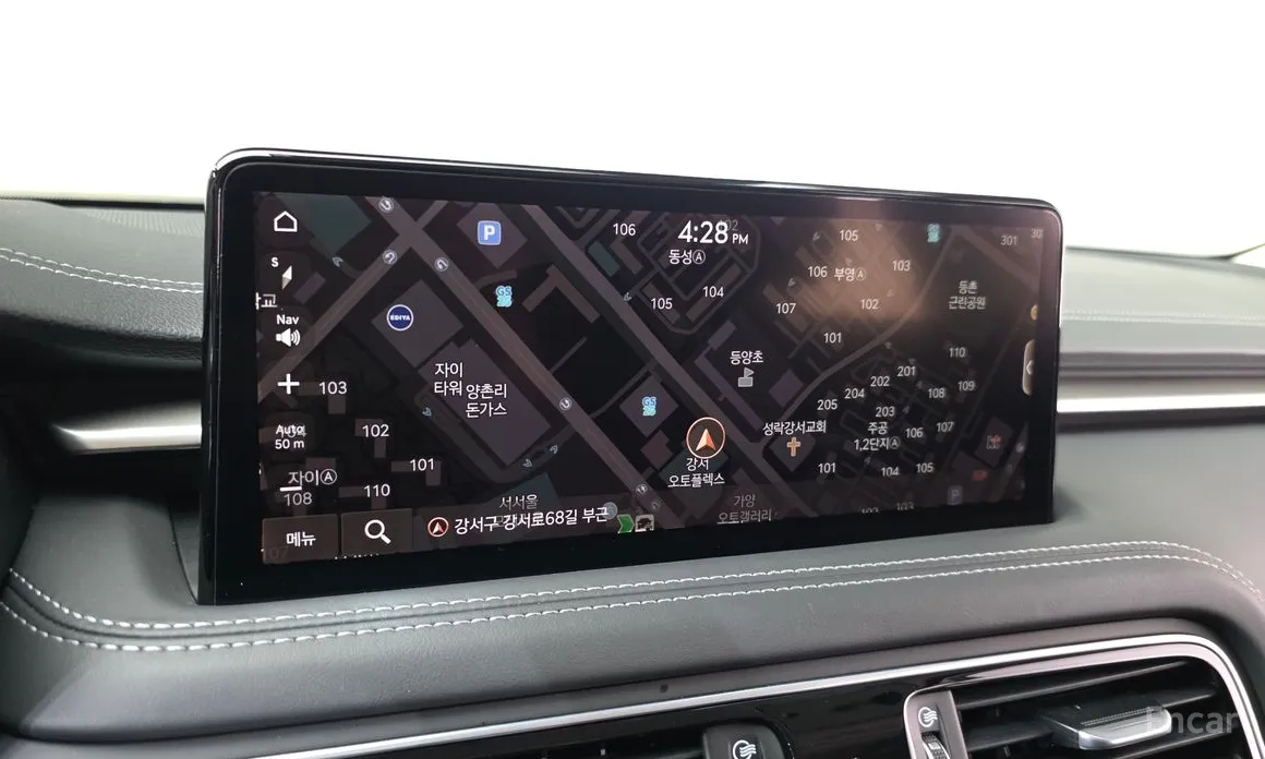 Фото 14 - Genesis G70