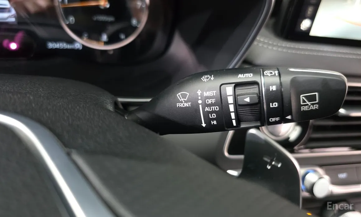 Фото 19 - Genesis G70