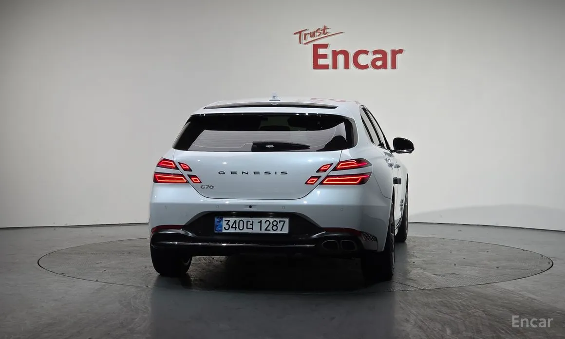 Фото 4 - Genesis G70