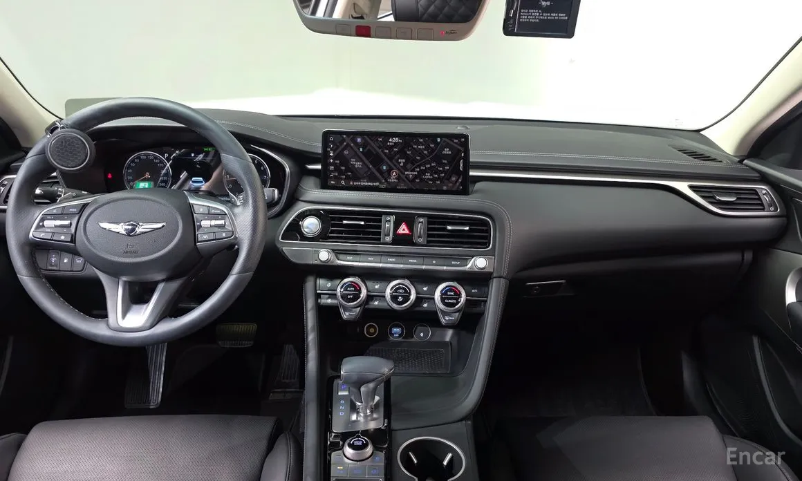 Фото 7 - Genesis G70