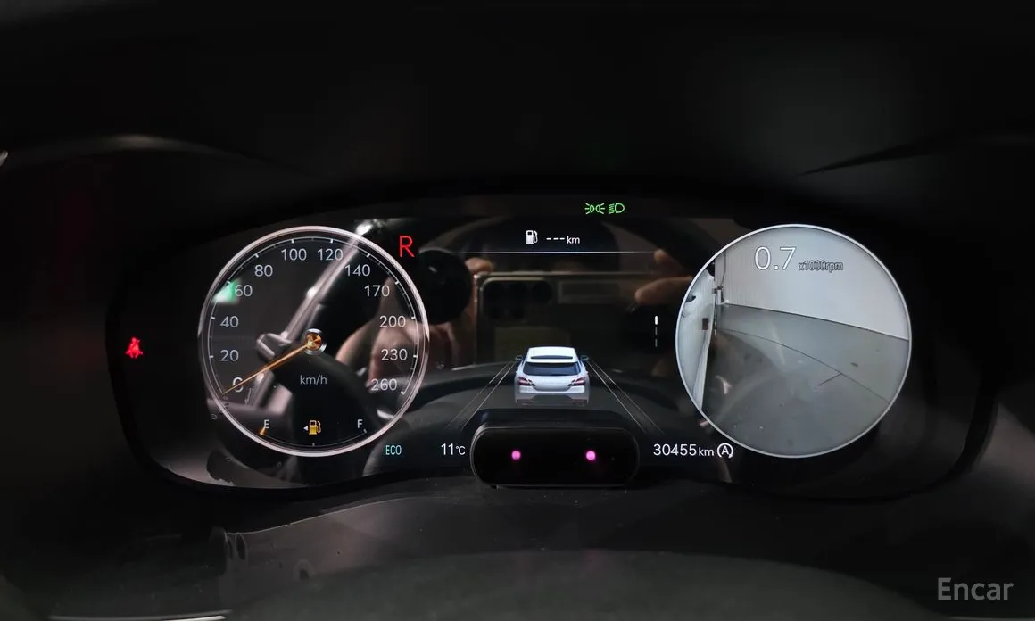 Фото 8 - Genesis G70