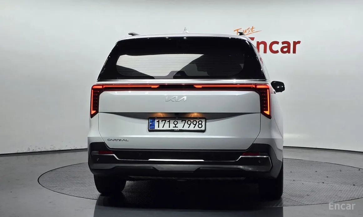 Фото 4 - Kia Carnival