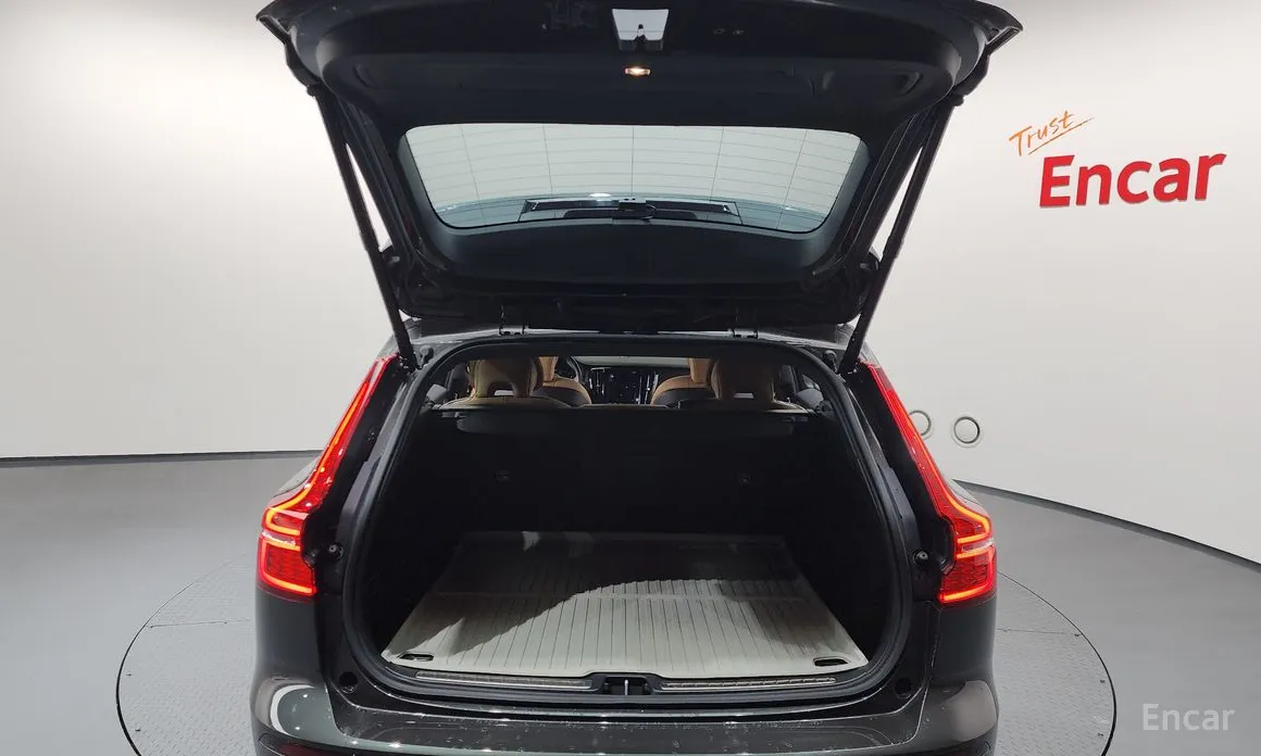 Фото 20 - Volvo V60