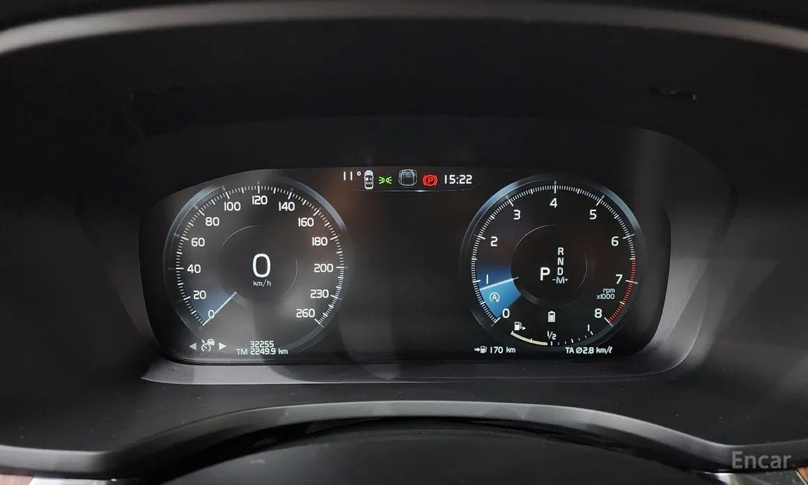 Фото 8 - Volvo V60