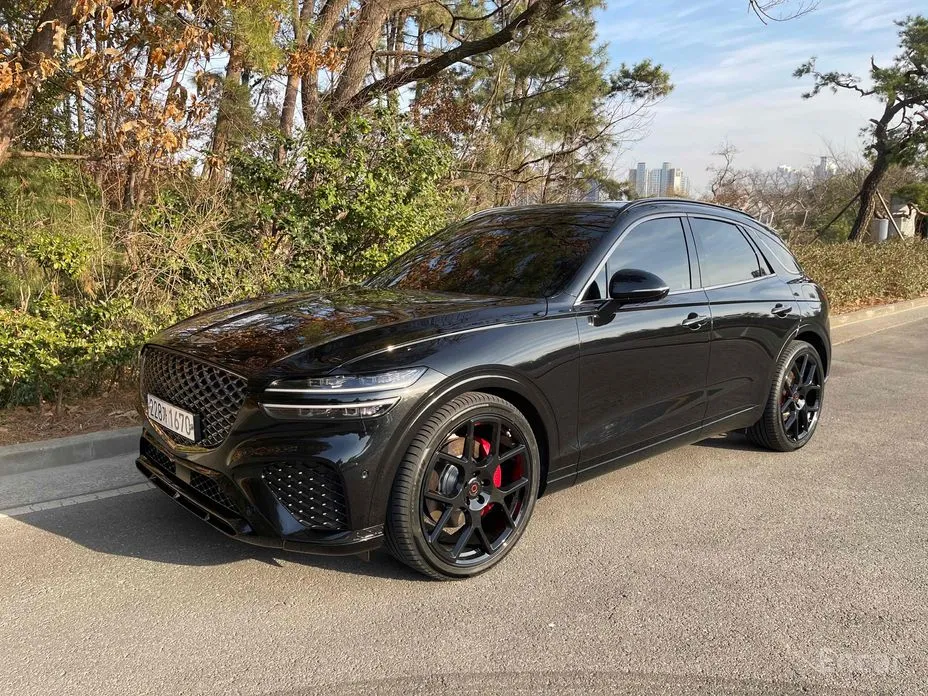 Фото 1 - Genesis GV70