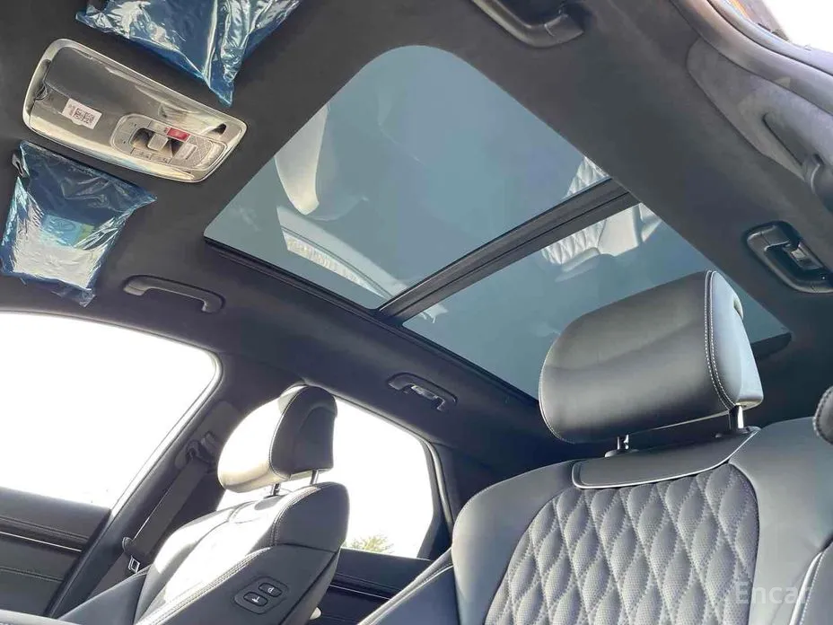 Фото 12 - Genesis GV70