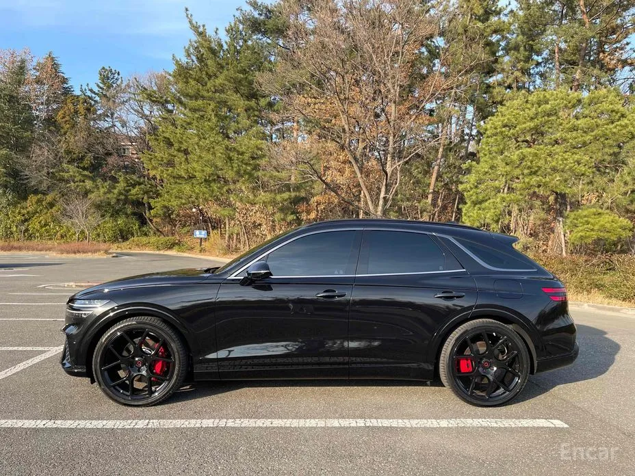 Фото 2 - Genesis GV70