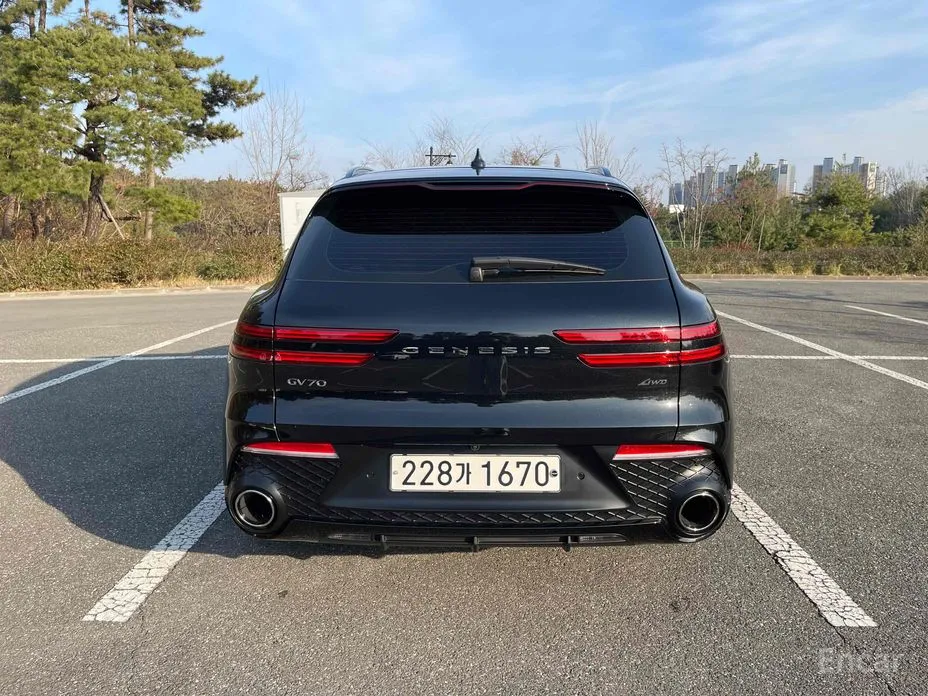Фото 4 - Genesis GV70