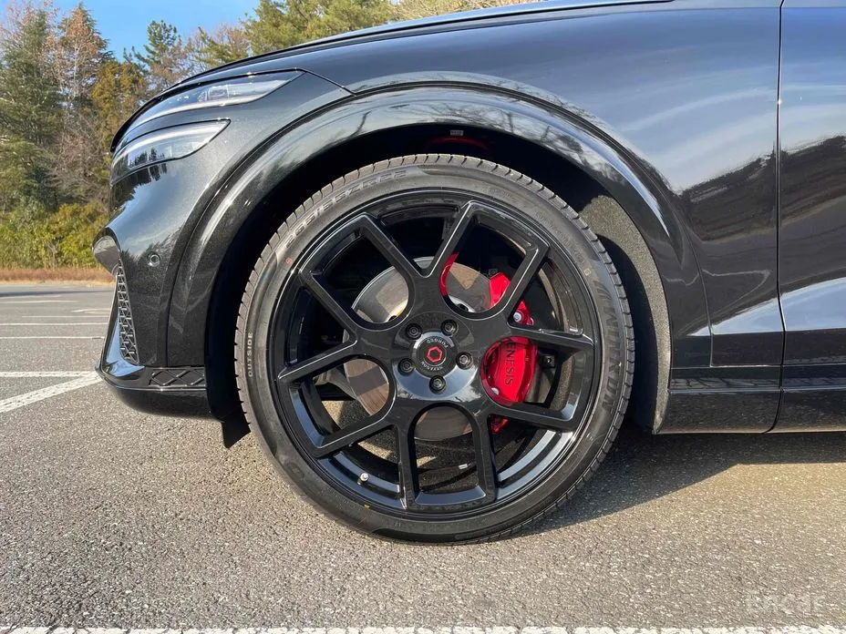 Фото 9 - Genesis GV70