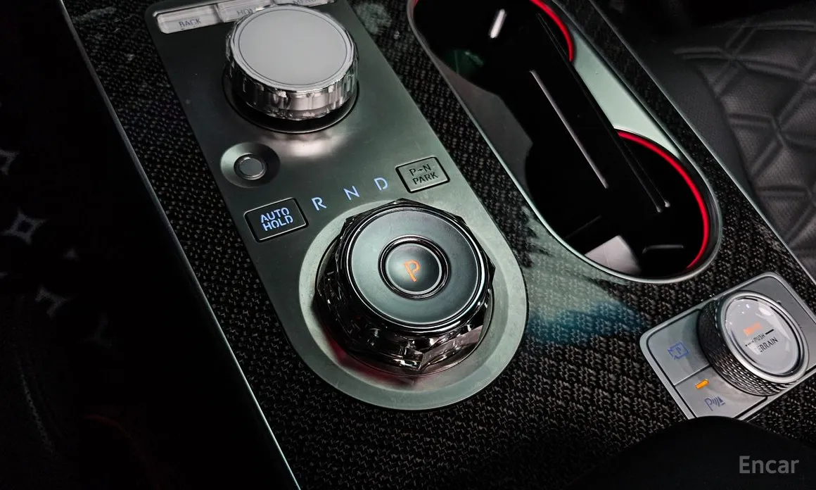 Фото 9 - Genesis GV80