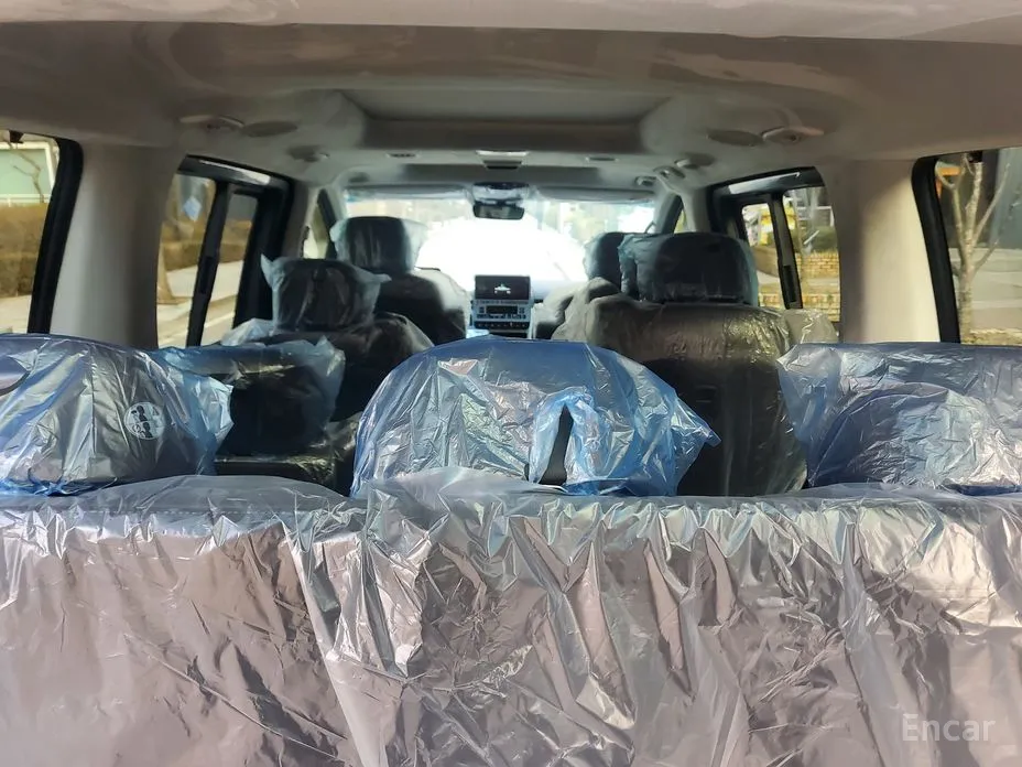 Фото 19 - Hyundai Staria