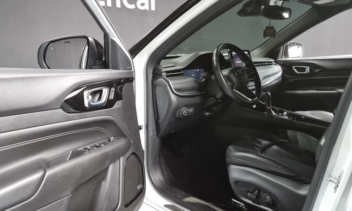 Фото 10 - Jeep Compass