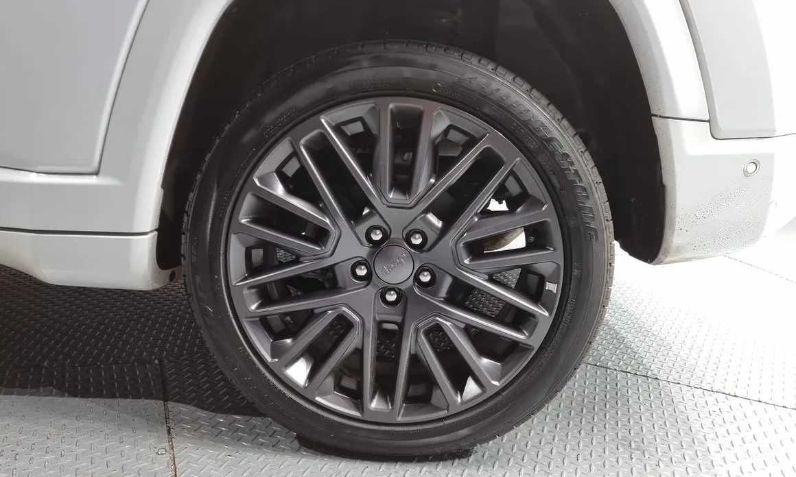 Фото 5 - Jeep Compass