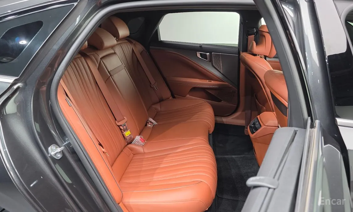 Фото 12 - Kia K8