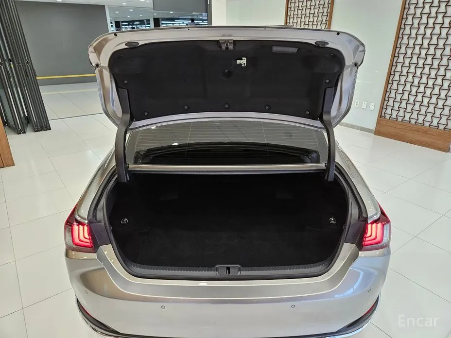 Фото 15 - Lexus ES