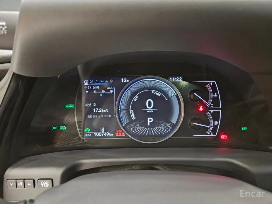 Фото 8 - Lexus ES