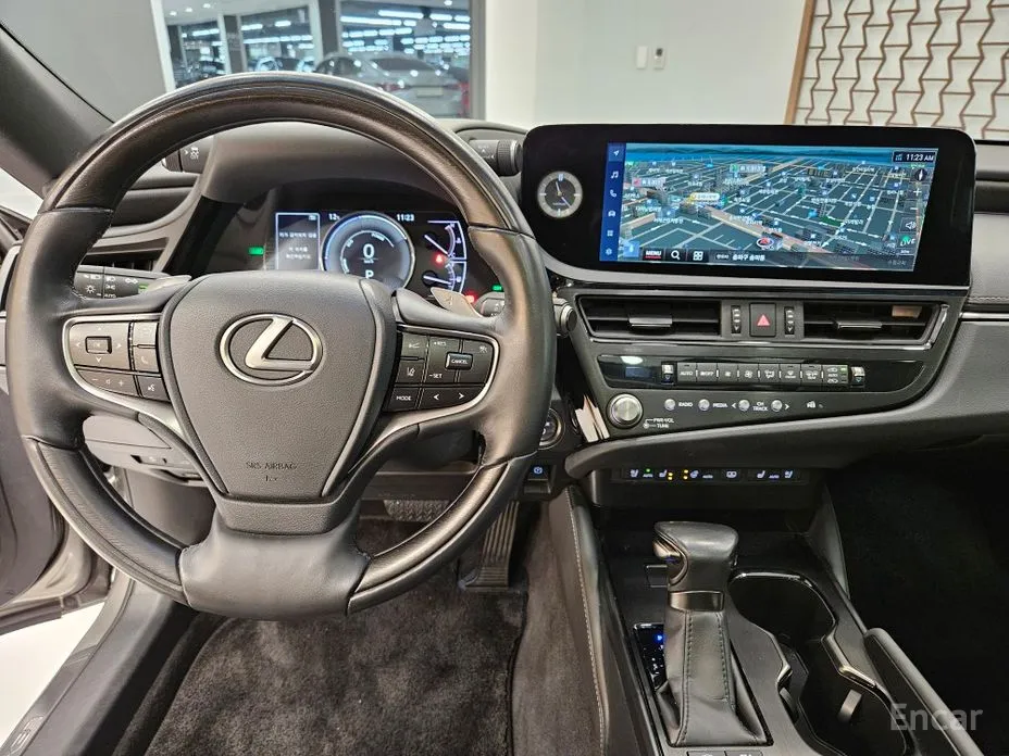 Фото 9 - Lexus ES