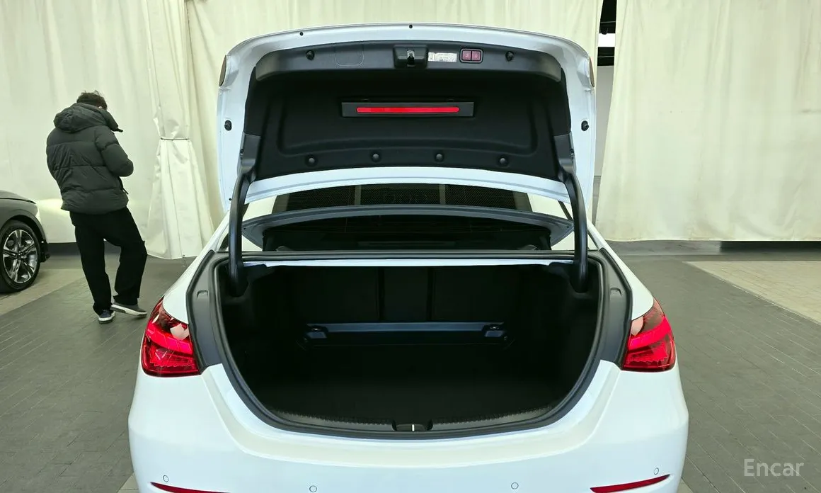 Фото 20 - Mercedes-Benz C-Class