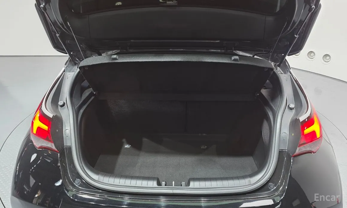 Фото 20 - Hyundai Veloster