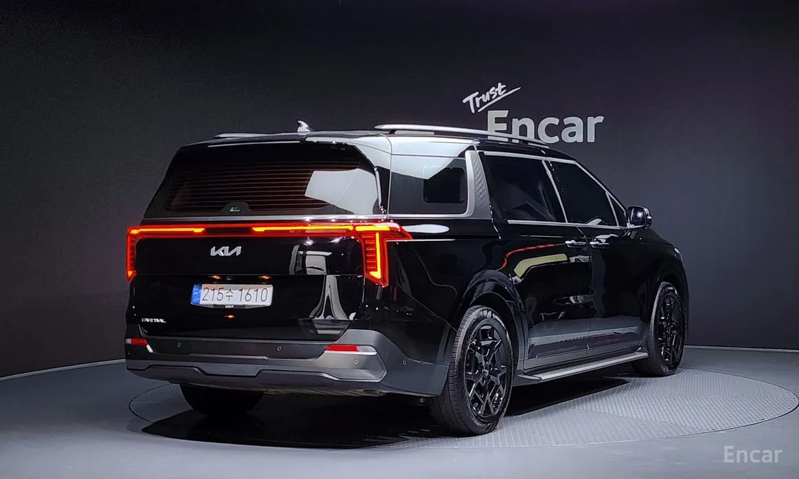 Фото 2 - Kia Carnival