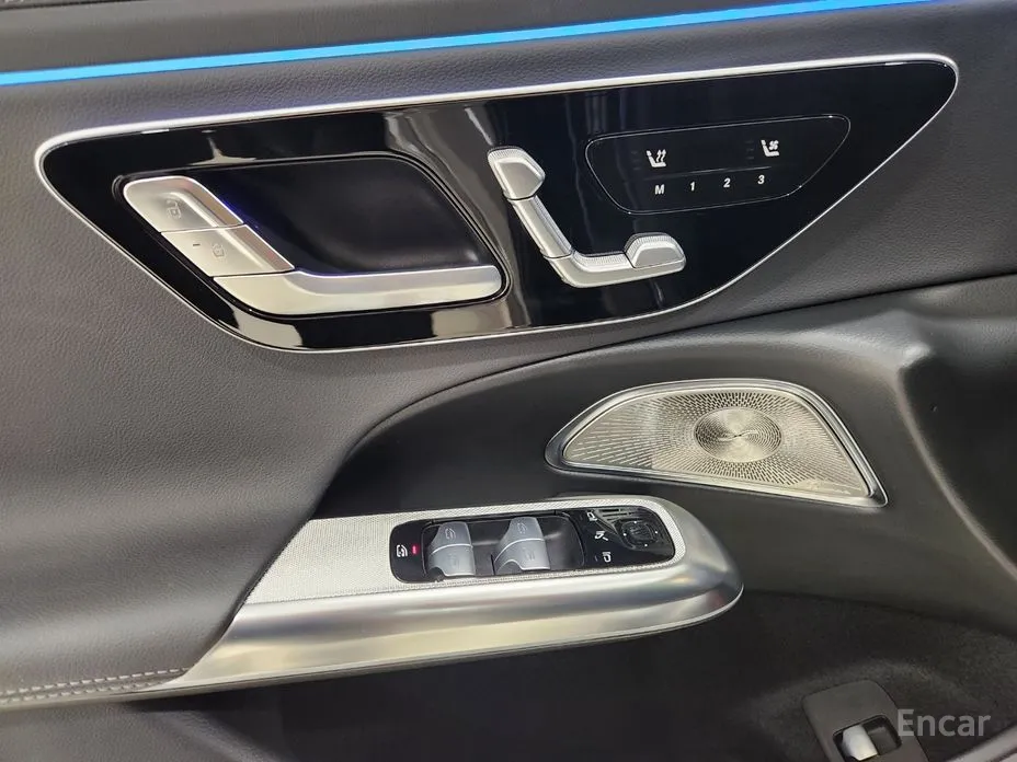 Фото 15 - Mercedes-Benz E-Class