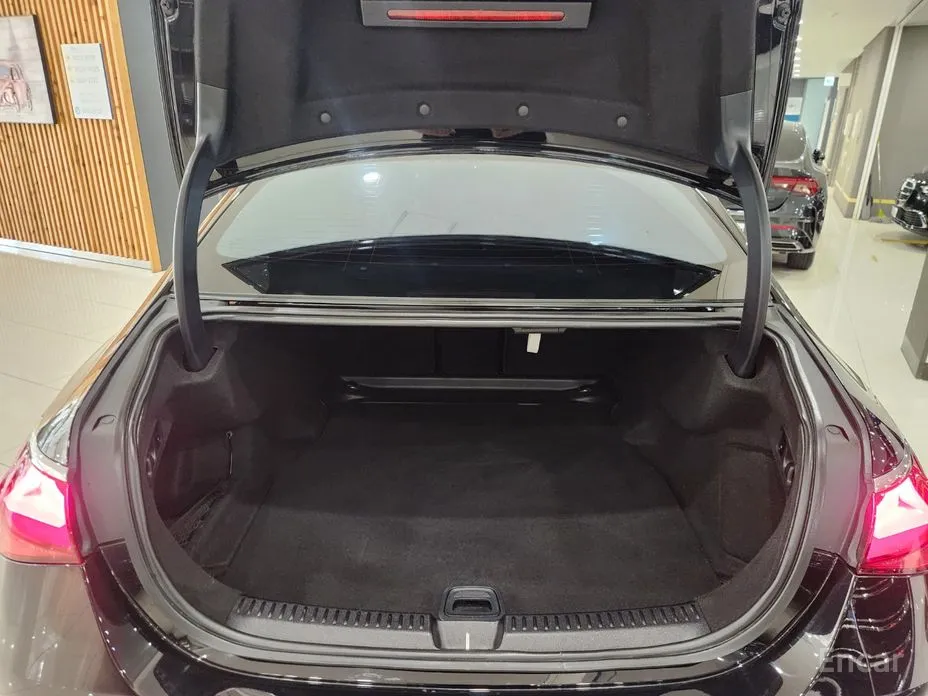 Фото 16 - Mercedes-Benz E-Class