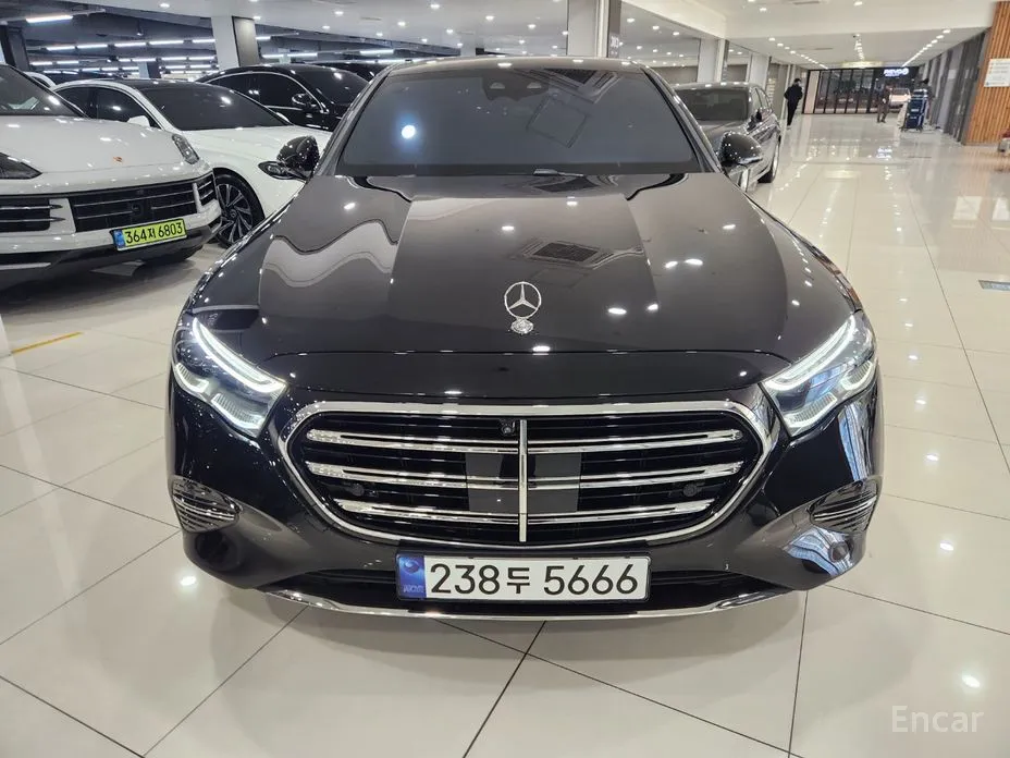 Фото 3 - Mercedes-Benz E-Class