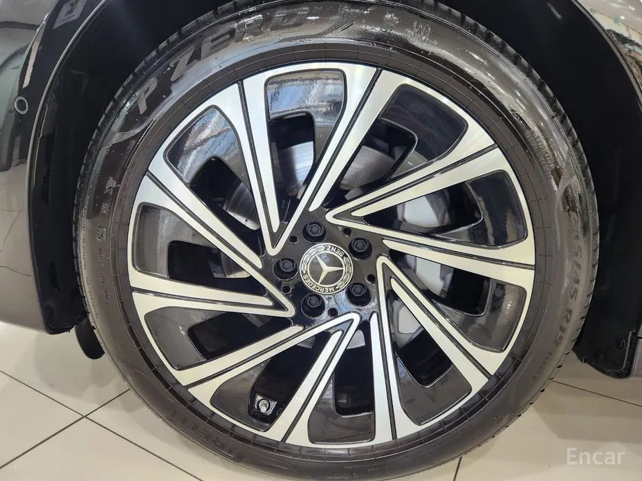 Фото 5 - Mercedes-Benz E-Class