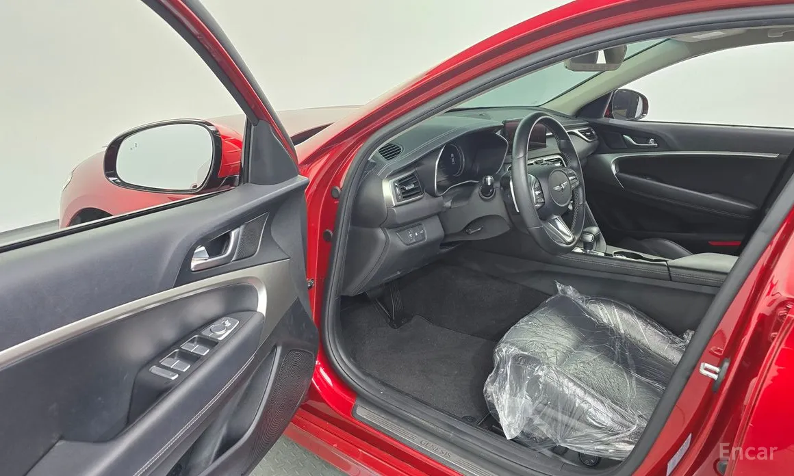 Фото 10 - Genesis G70