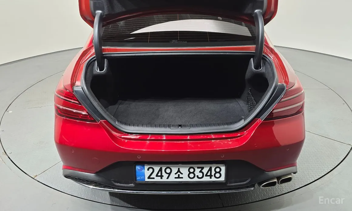 Фото 20 - Genesis G70