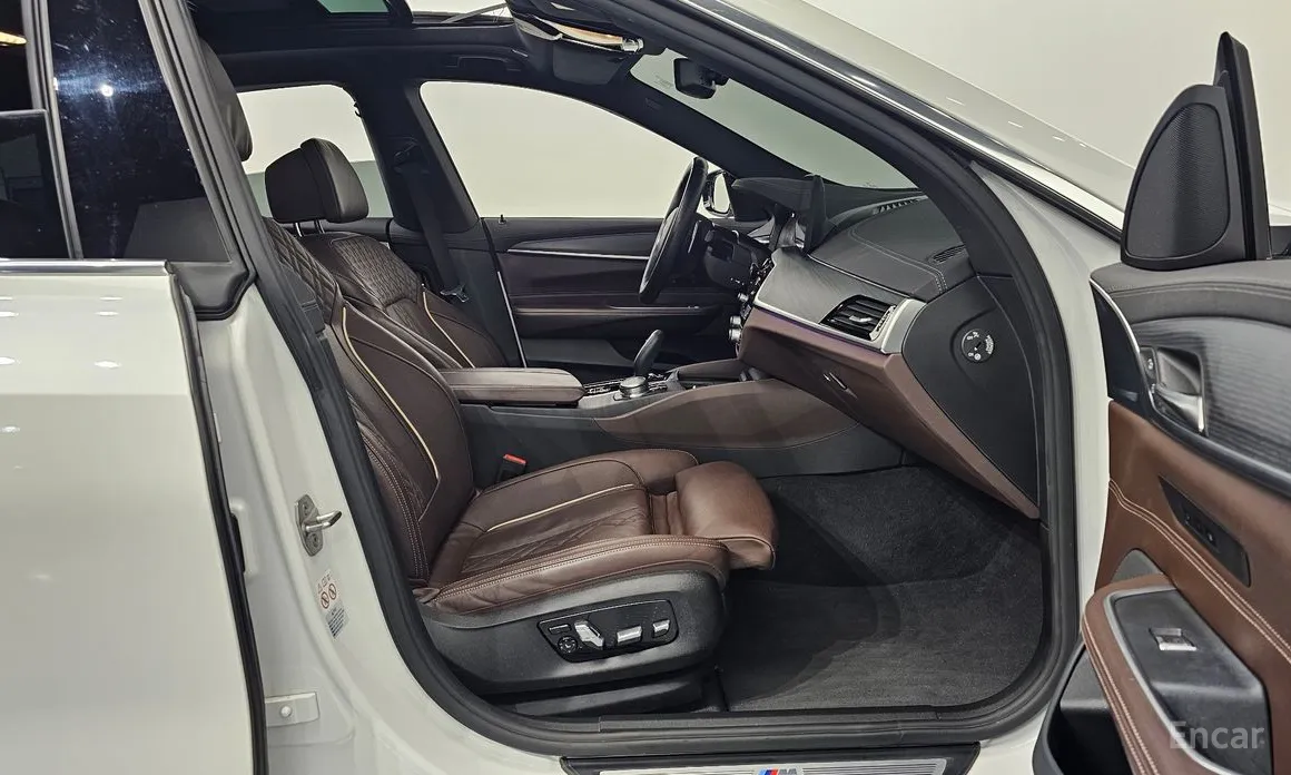 Photo 10 - BMW Gran Turismo