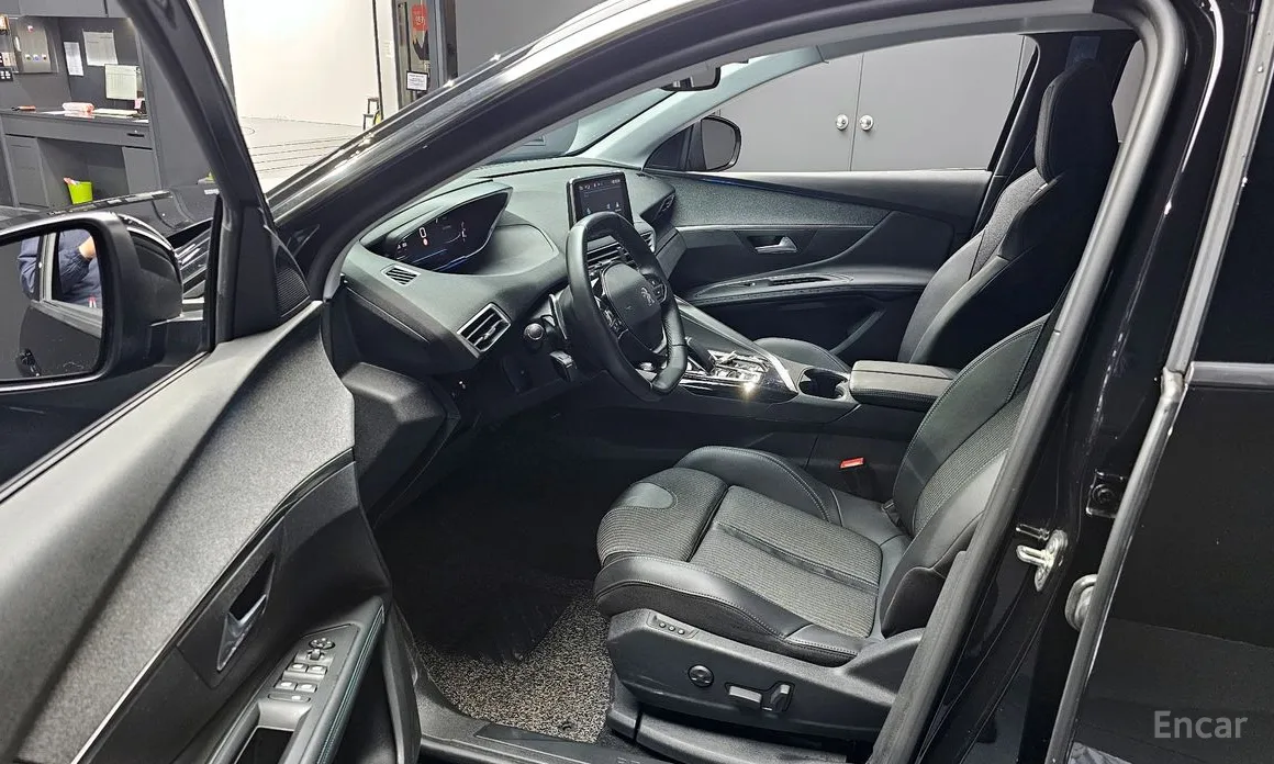 Фото 10 - Peugeot 3008