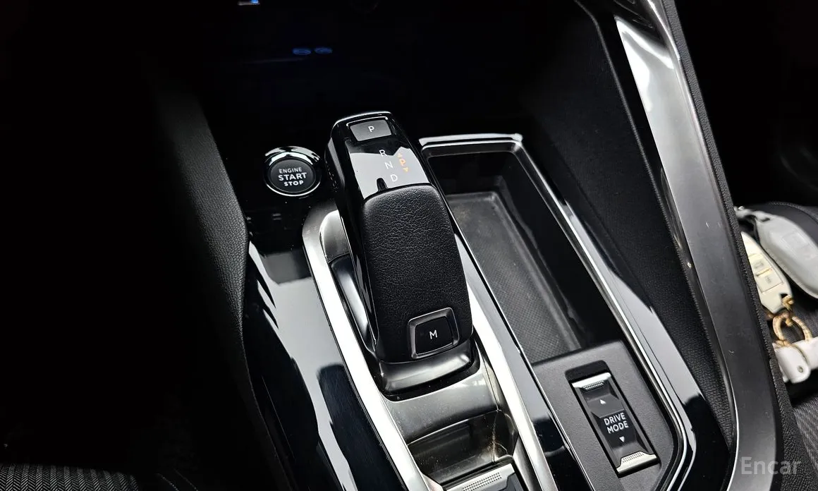 Фото 9 - Peugeot 3008