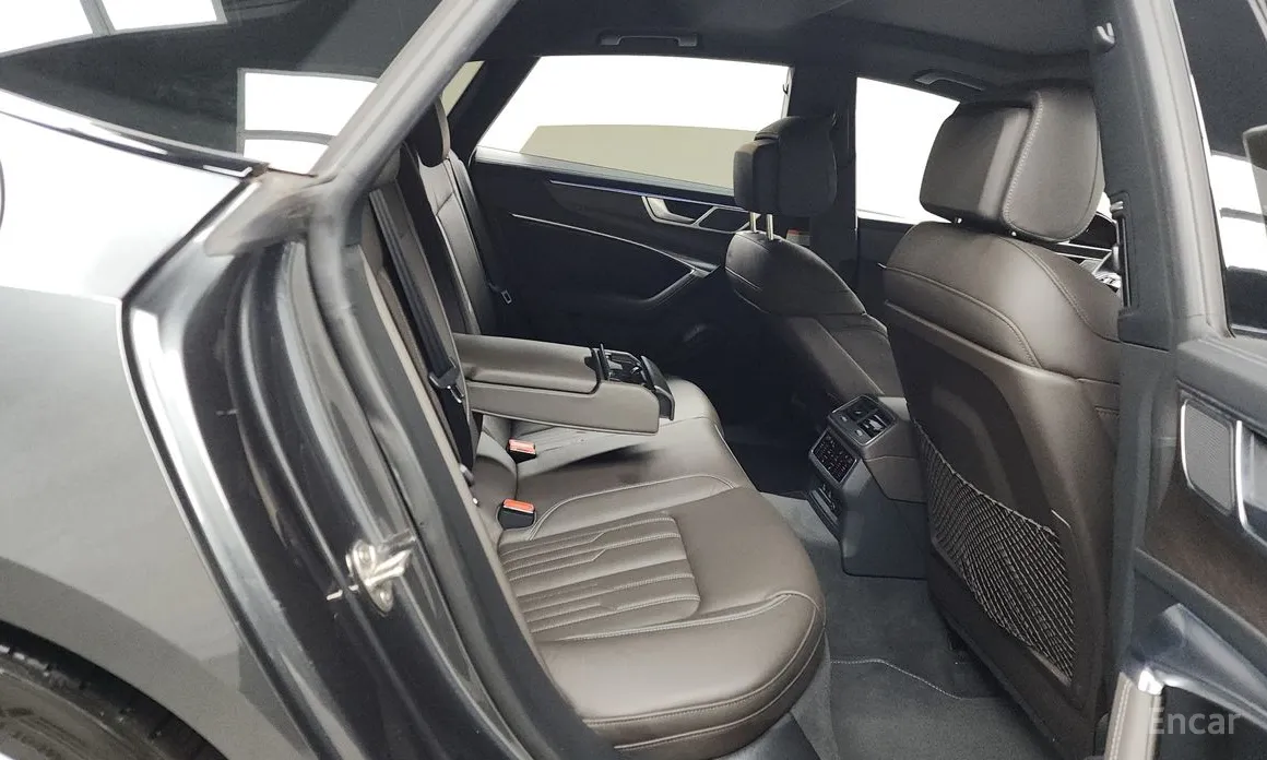 Фото 12 - Audi A7