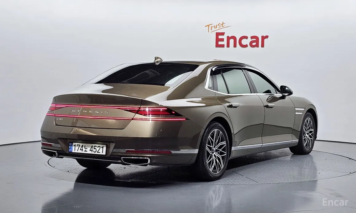 Фото 2 - Genesis G90