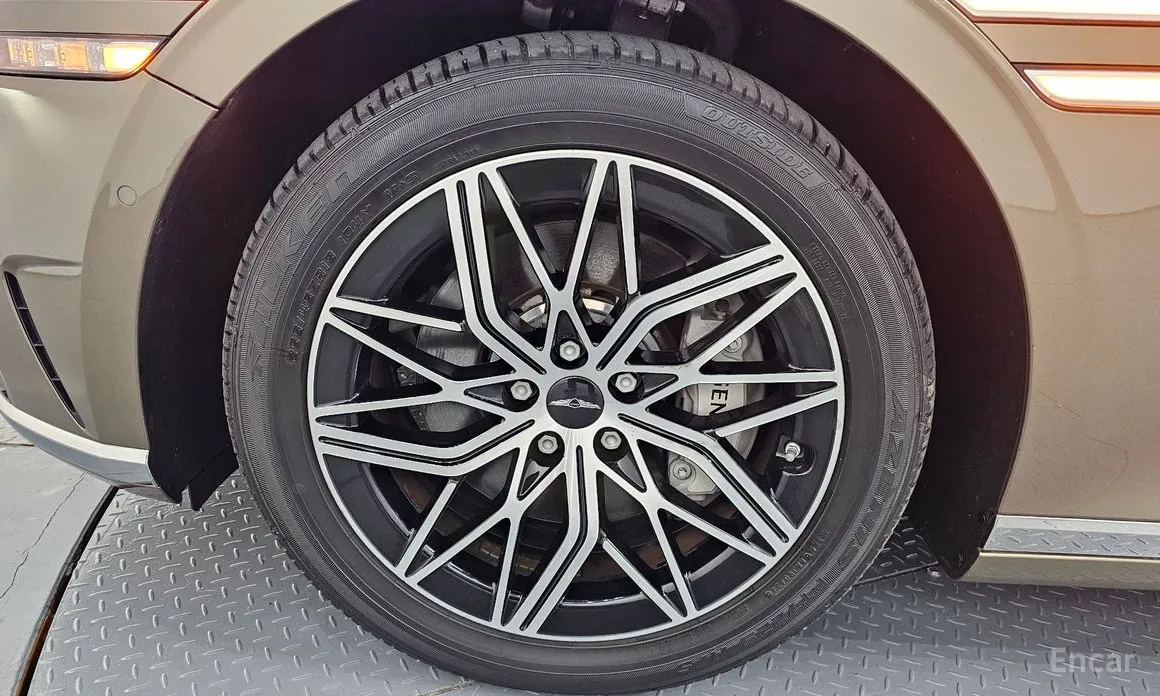 Фото 5 - Genesis G90