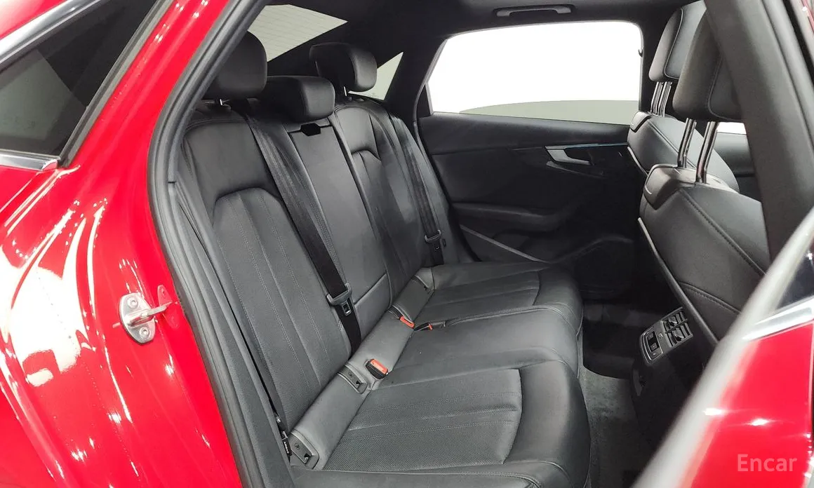 Фото 12 - Audi A4