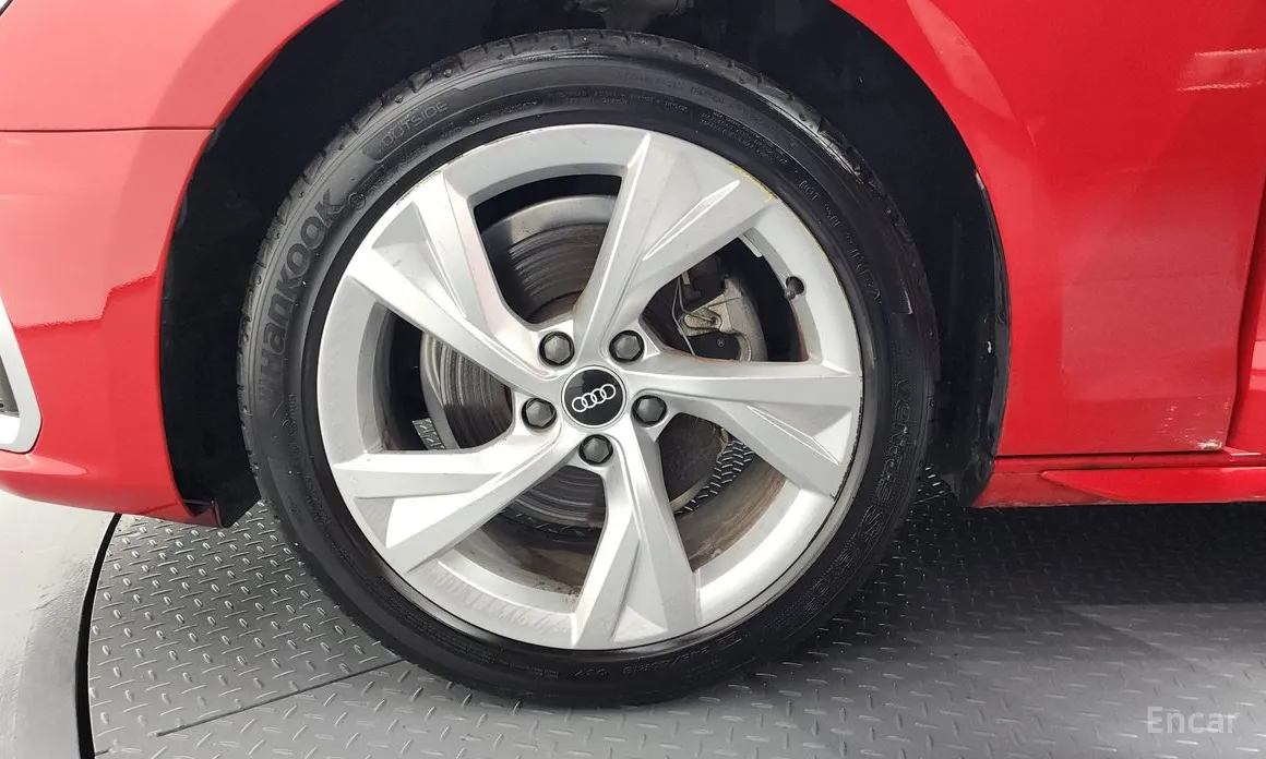 Фото 5 - Audi A4