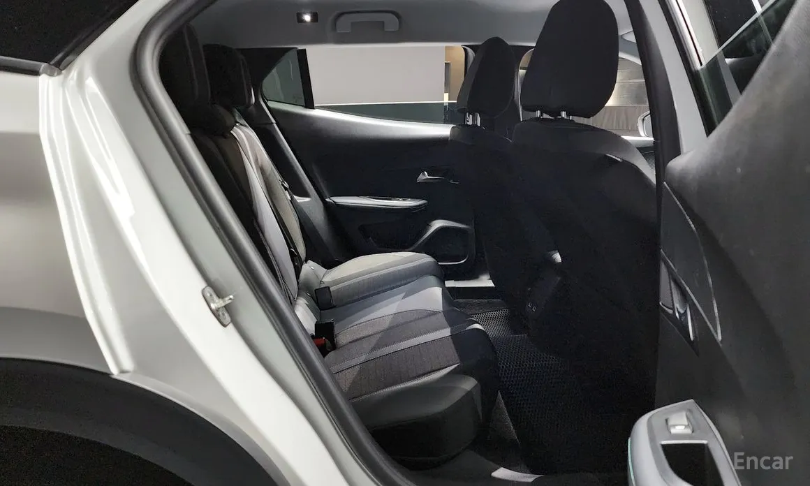 Фото 12 - Peugeot 2008