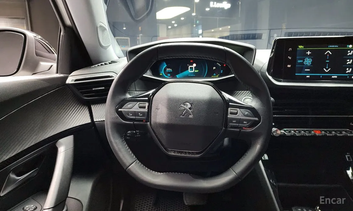 Фото 14 - Peugeot 2008