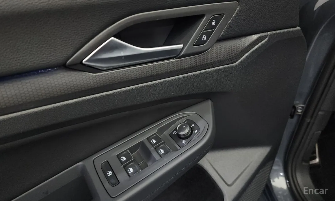 Фото 13 - Volkswagen Golf