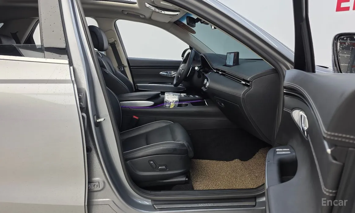Фото 11 - Genesis GV70